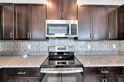 Townhouse in Riverview, Florida 2 bedrooms, 152.55 sq.m. № 2379238 - photo 19