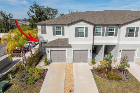 Townhouse in Riverview, Florida 2 bedrooms, 152.55 sq.m. № 2379238 - photo 7