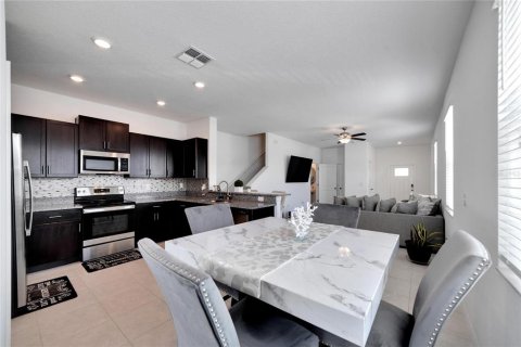 Townhouse in Riverview, Florida 2 bedrooms, 152.55 sq.m. № 2379238 - photo 22