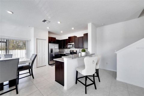 Townhouse in Riverview, Florida 2 bedrooms, 152.55 sq.m. № 2379238 - photo 15