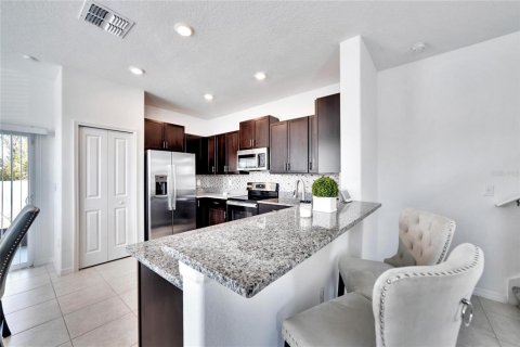 Townhouse in Riverview, Florida 2 bedrooms, 152.55 sq.m. № 2379238 - photo 16