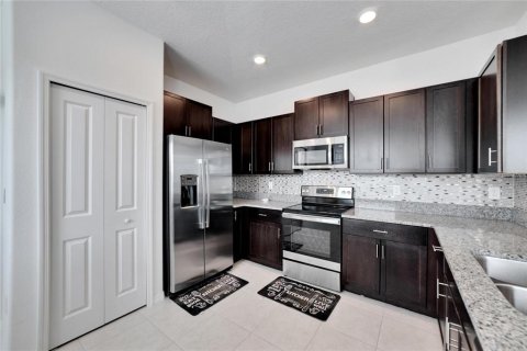 Townhouse in Riverview, Florida 2 bedrooms, 152.55 sq.m. № 2379238 - photo 21