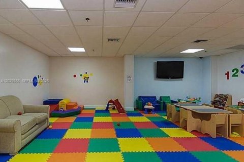 Снять в аренду кондоминиум в Майами, Флорида 1 спальня, 65.03м2, № 2145742 - фото 22