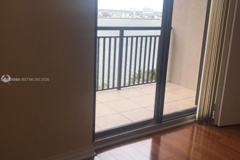 Снять в аренду кондоминиум в Майами, Флорида 1 спальня, 65.03м2, № 2145742 - фото 5