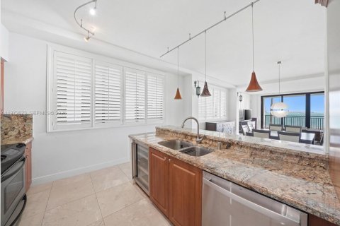 Condo in Miami, Florida, 2 bedrooms № 2046828 - photo 7
