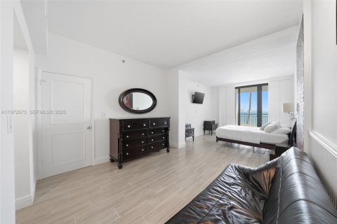 Condo in Miami, Florida, 2 bedrooms № 2046828 - photo 17