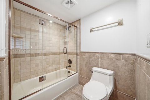 Condo in Miami, Florida, 2 bedrooms № 2046828 - photo 22