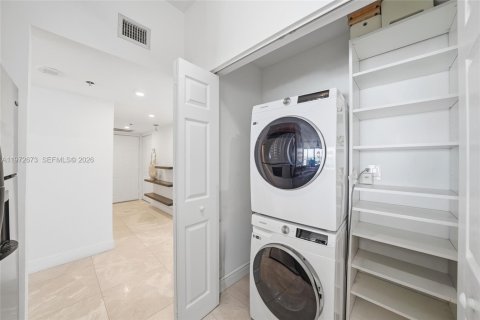 Condo in Miami, Florida, 2 bedrooms № 2046828 - photo 23
