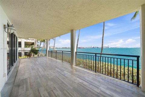 Condo in Miami, Florida, 2 bedrooms № 2046828 - photo 3