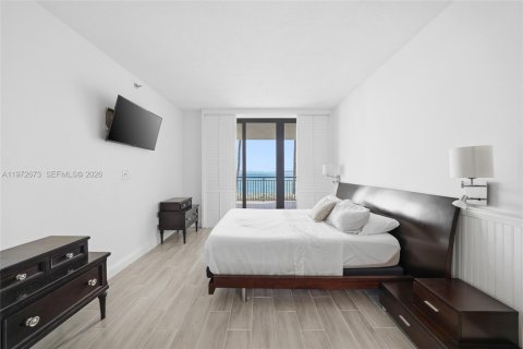 Condo in Miami, Florida, 2 bedrooms № 2046828 - photo 15