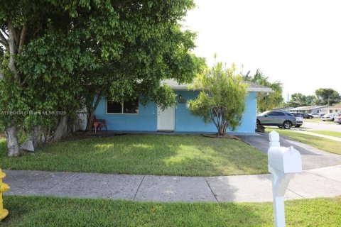 Villa ou maison à louer à North Lauderdale, Floride: 2 chambres, 85.01 m2 № 1875134 - photo 15