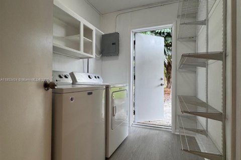 Villa ou maison à louer à North Lauderdale, Floride: 2 chambres, 85.01 m2 № 1875134 - photo 6