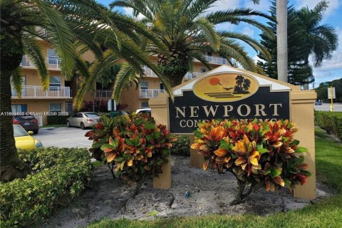 Condo in Plantation, Florida, 1 bedroom № 1957833 - photo 1