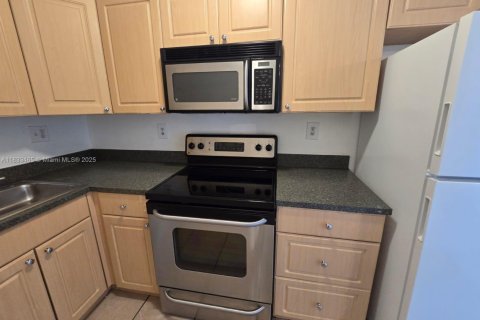 Condo in Plantation, Florida, 1 bedroom № 1957833 - photo 18