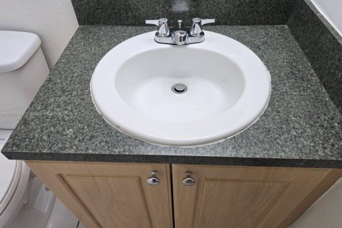 Condo in Plantation, Florida, 1 bedroom № 1957833 - photo 21