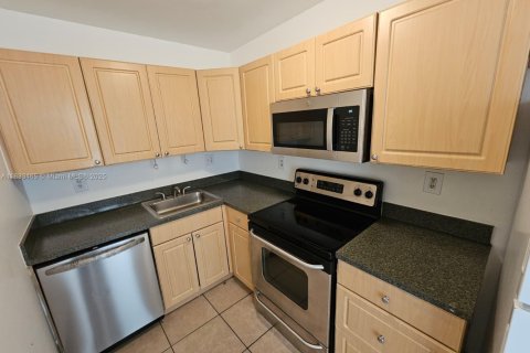Condo in Plantation, Florida, 1 bedroom № 1957833 - photo 15