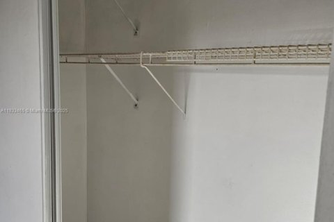 Condo in Plantation, Florida, 1 bedroom № 1957833 - photo 16