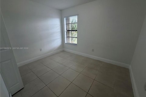 Снять в аренду виллу или дом в Майами, Флорида 3 спальни, 147.9м2, № 2028404 - фото 19