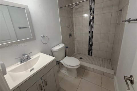 Снять в аренду виллу или дом в Майами, Флорида 3 спальни, 147.9м2, № 2028404 - фото 13