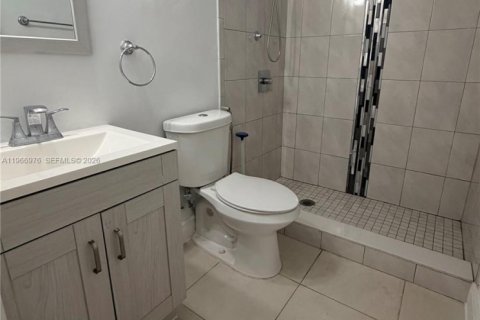 Снять в аренду виллу или дом в Майами, Флорида 3 спальни, 147.9м2, № 2028404 - фото 14