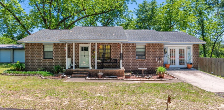 House in Laurel Hill, Florida 3 bedrooms, 128.21 sq.m. № 560822