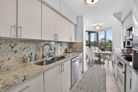 Condo in Aventura, Florida, 3 bedrooms  № 2185906 - photo 7