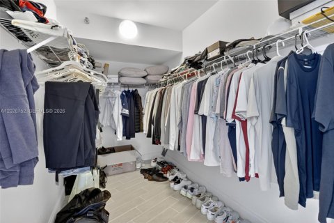 Condo in Aventura, Florida, 3 bedrooms  № 2185906 - photo 16