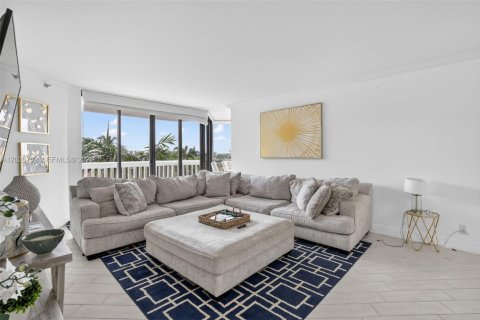 Condo in Aventura, Florida, 3 bedrooms  № 2185906