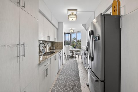 Condo in Aventura, Florida, 3 bedrooms  № 2185906 - photo 6
