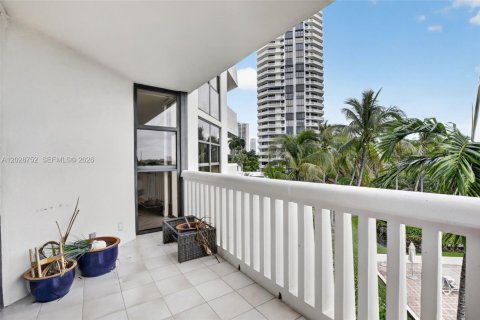Condo in Aventura, Florida, 3 bedrooms  № 2185906 - photo 23