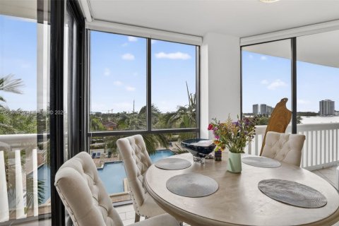 Condo in Aventura, Florida, 3 bedrooms  № 2185906 - photo 10