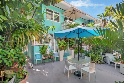 Condo in Miami Beach, Florida  № 2053081 - photo 16