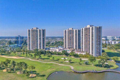 Copropriété à vendre à Aventura, Floride: 1 chambre, 84.82 m2 № 1978183 - photo 14