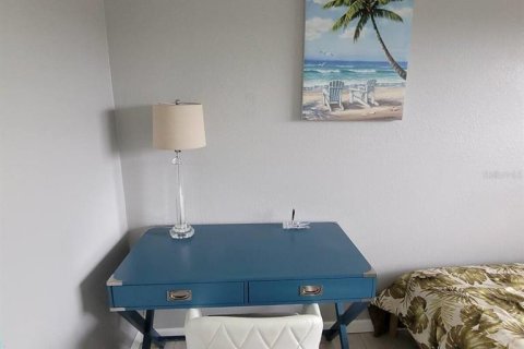 Снять в аренду кондоминиум в Порт-Шарлотт, Флорида 5 комнат, 77.85м2, № 1911519 - фото 11