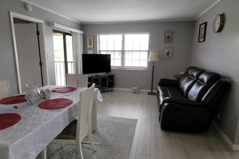 Снять в аренду кондоминиум в Порт-Шарлотт, Флорида 5 комнат, 77.85м2, № 1911519 - фото 10