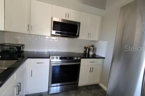 Снять в аренду кондоминиум в Порт-Шарлотт, Флорида 5 комнат, 77.85м2, № 1911519 - фото 5