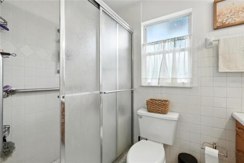 Casa en venta en Zephyrhills, Florida, 3 dormitorios, 212.93 m2 № 1821202 - foto 30