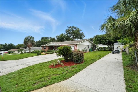 Casa en venta en Zephyrhills, Florida, 3 dormitorios, 212.93 m2 № 1821202 - foto 4