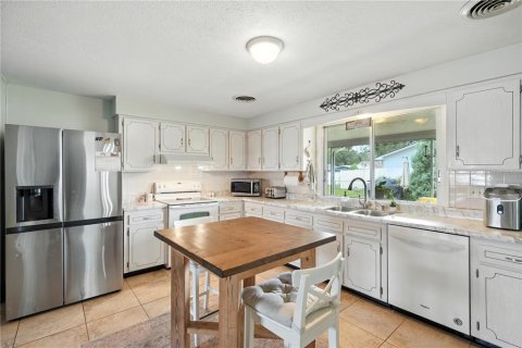 Casa en venta en Zephyrhills, Florida, 3 dormitorios, 212.93 m2 № 1821202 - foto 14