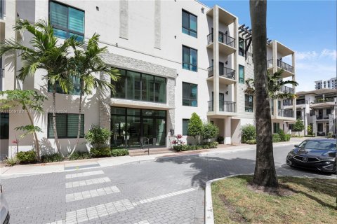 Condo in Doral, Florida, 2 bedrooms  № 1726811 - photo 17