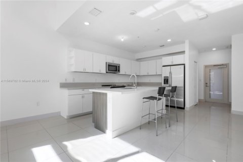 Condo in Doral, Florida, 2 bedrooms  № 1726811 - photo 4