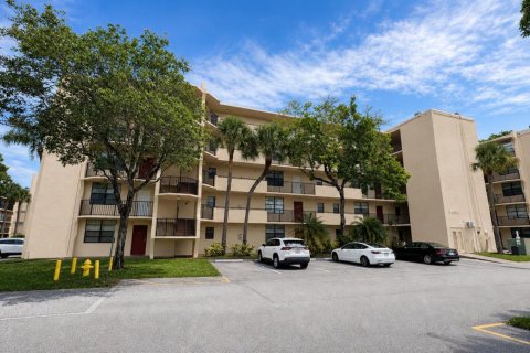 Condo in Pompano Beach, Florida, 1 bedroom  № 2250097