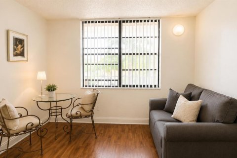 Condo in Pompano Beach, Florida, 1 bedroom № 2250097 - photo 8