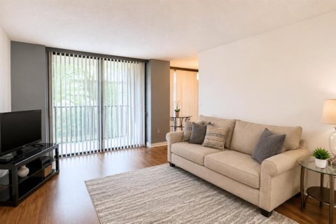 Condo in Pompano Beach, Florida, 1 bedroom № 2250097 - photo 7