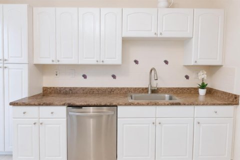 Condo in Pompano Beach, Florida, 1 bedroom № 2250097 - photo 2