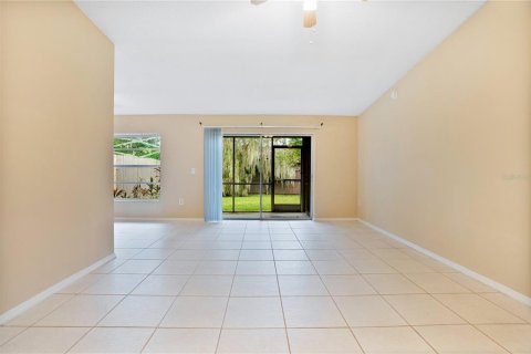Villa ou maison à louer à Orlando, Floride: 3 chambres, 113.81 m2 № 1879864 - photo 2