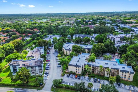 Condominio en venta en Coral Springs, Florida, 2 dormitorios, 99.22 m2 № 2180327 - foto 22