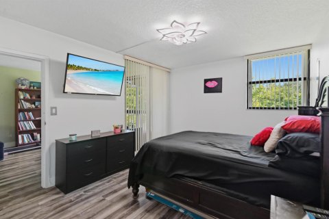 Condominio en venta en Coral Springs, Florida, 2 dormitorios, 99.22 m2 № 2180327 - foto 12