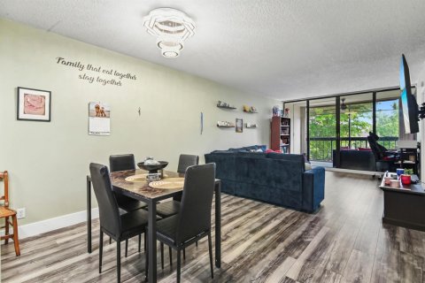 Condominio en venta en Coral Springs, Florida, 2 dormitorios, 99.22 m2 № 2180327 - foto 3