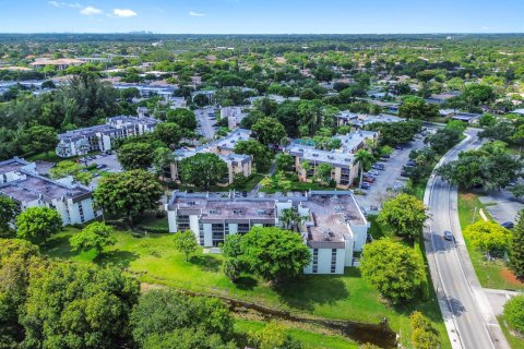 Condominio en venta en Coral Springs, Florida, 2 dormitorios, 99.22 m2 № 2180327 - foto 20